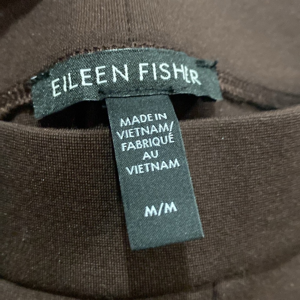 Never been worn Eileen Fisher set. Top is XL, bottom is medium sold as a set - Picture 6 of 9